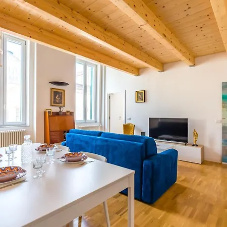Nova Stylish House In Center By Napoliapartments Esterno foto