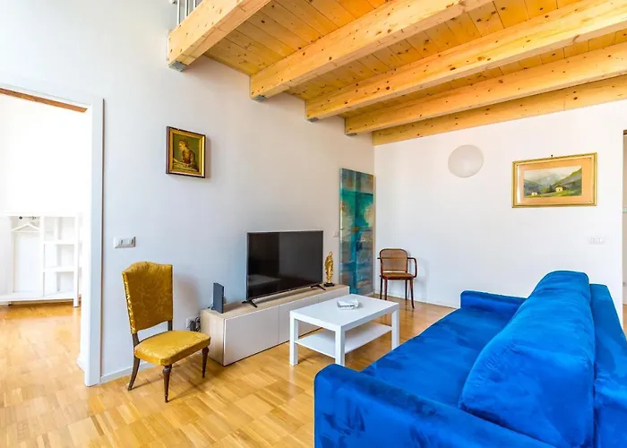 Nova Stylish House In Center By Napoliapartments