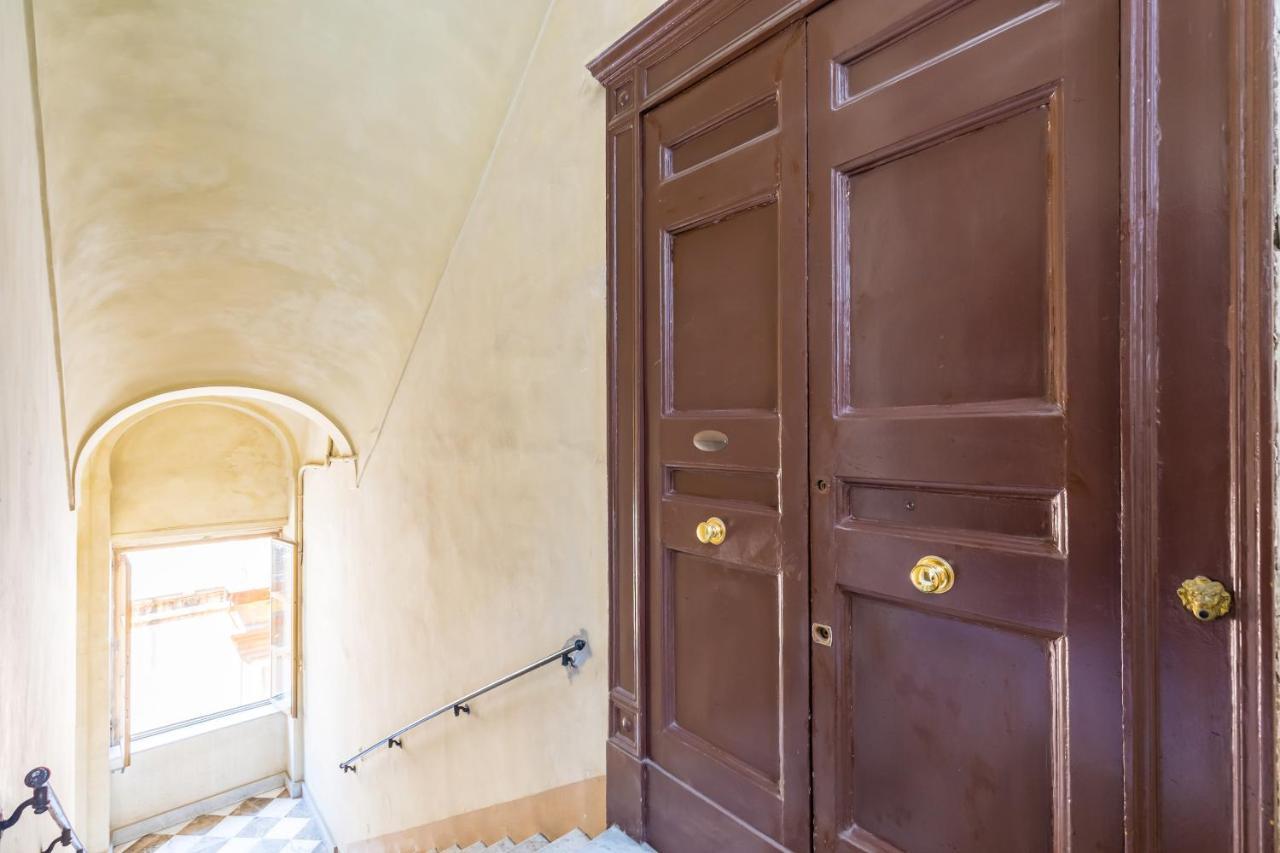 Apartment Nova Stylish House In Center By Napoliapartments