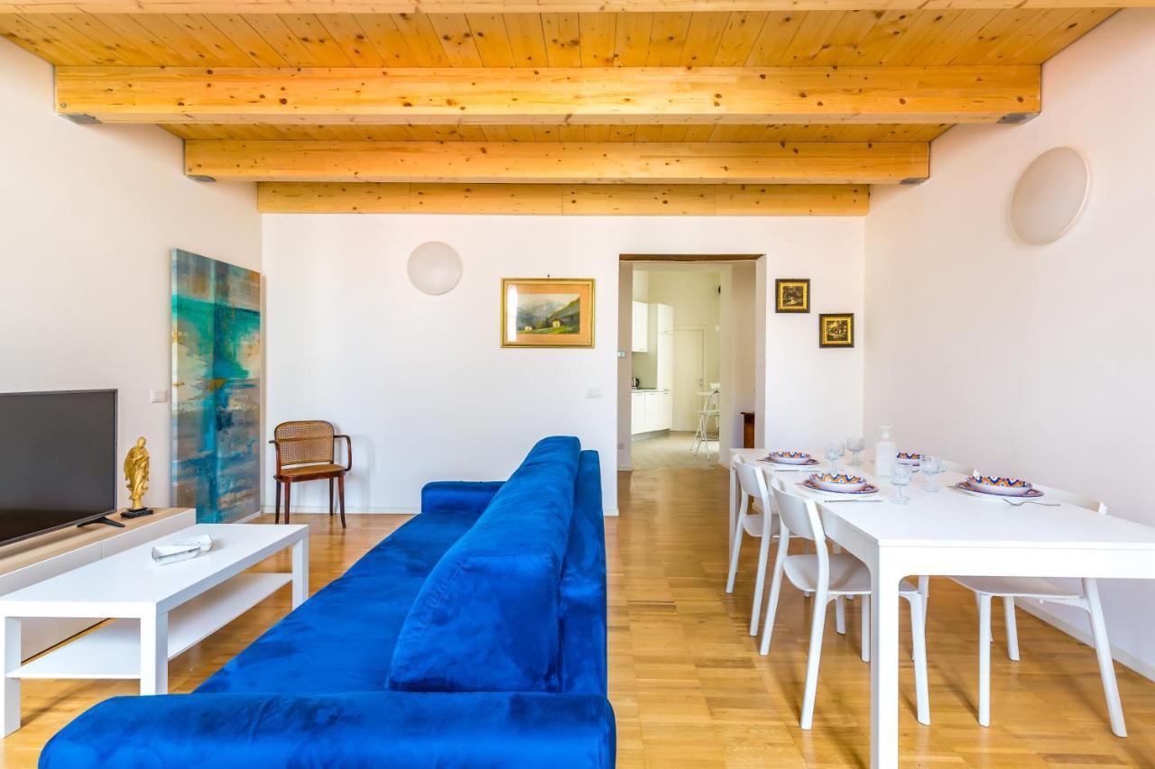 Nova Stylish House In Center By Napoliapartments * Nápoles